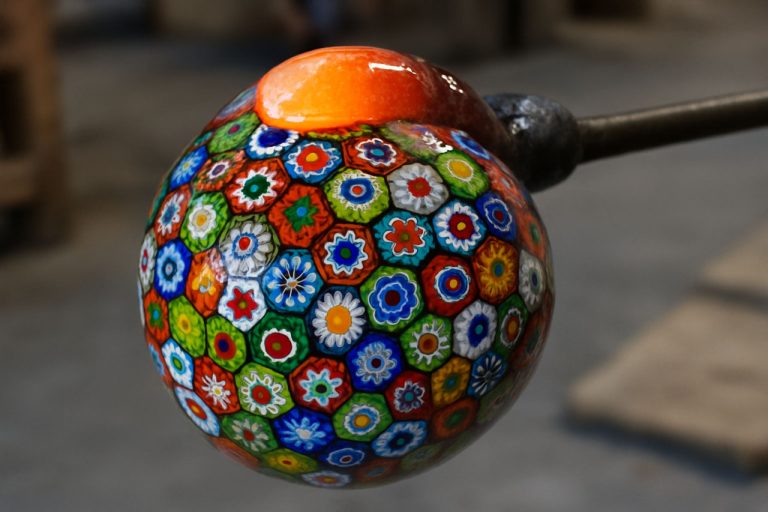 Arta sticlei Murrine: Dezvăluind mozaicul hipnotizant al stăpânirii topite